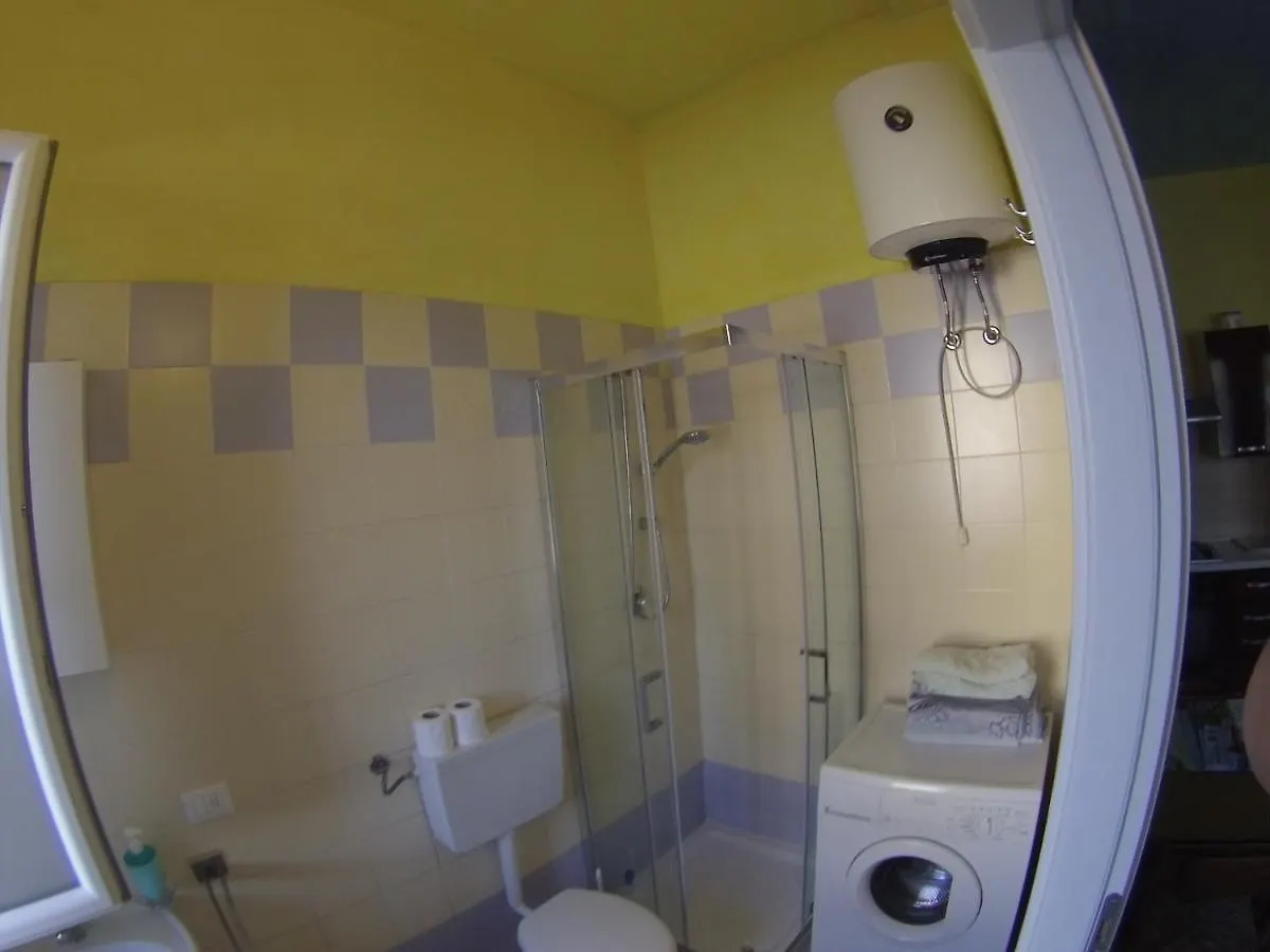 Delfino Est Apartment Rosapineta