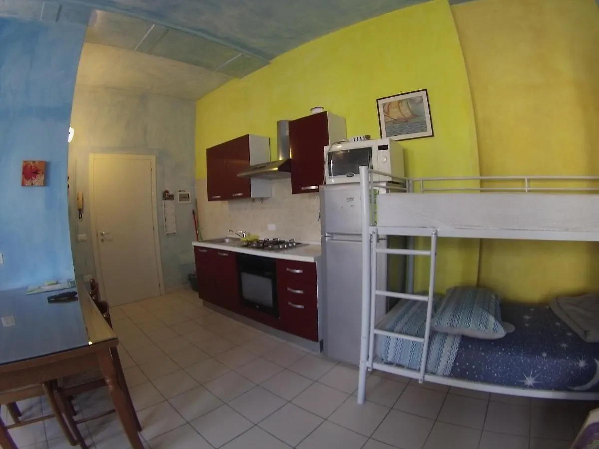 Delfino Est Apartment Rosapineta