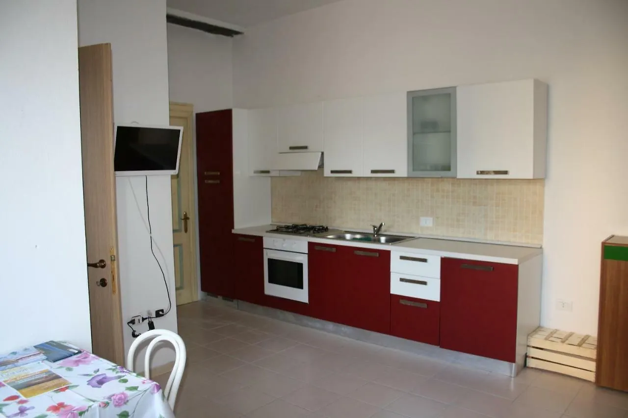 Delfino Est Apartment Rosapineta