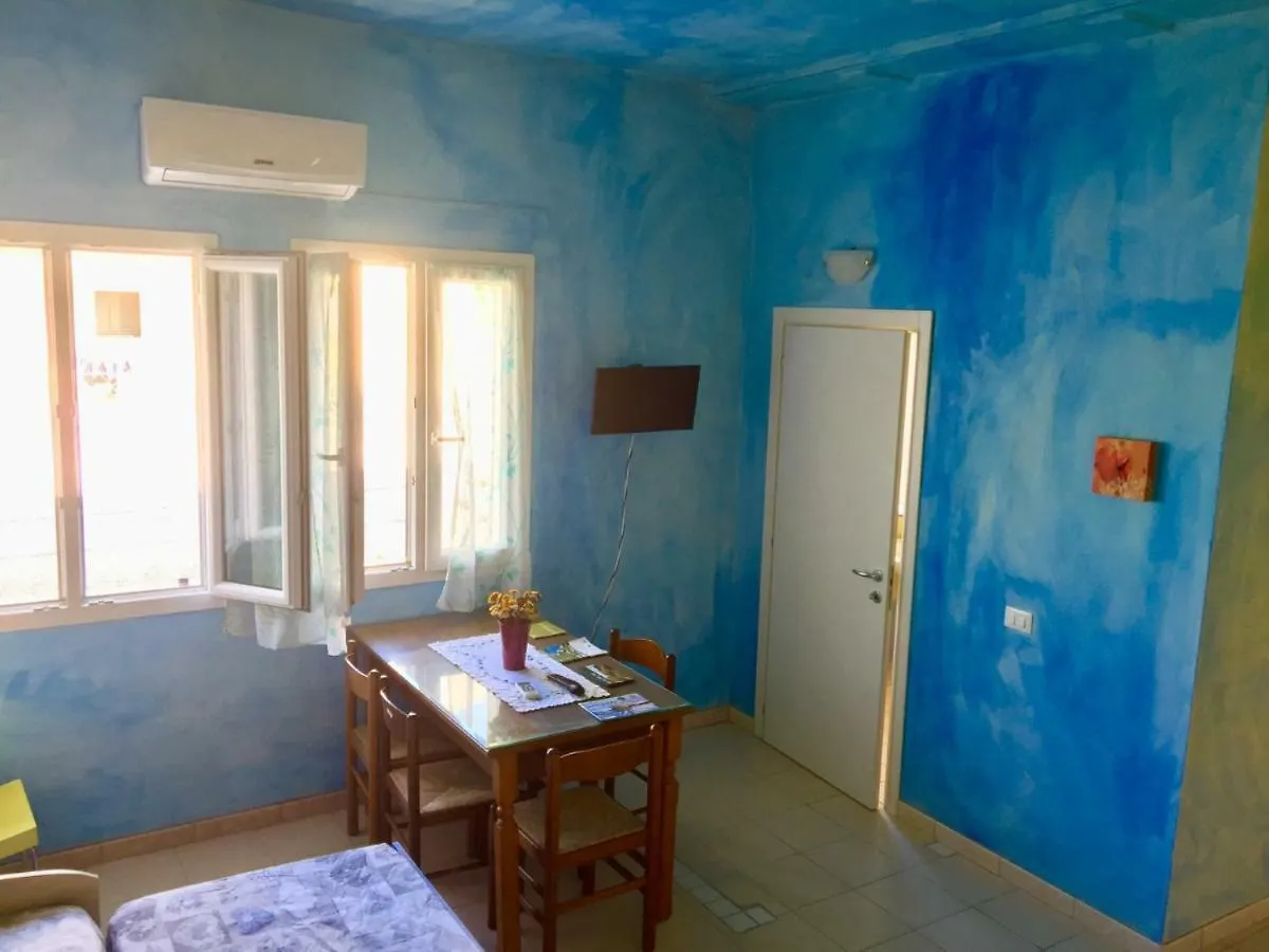 Delfino Est Apartment Rosapineta 0*,