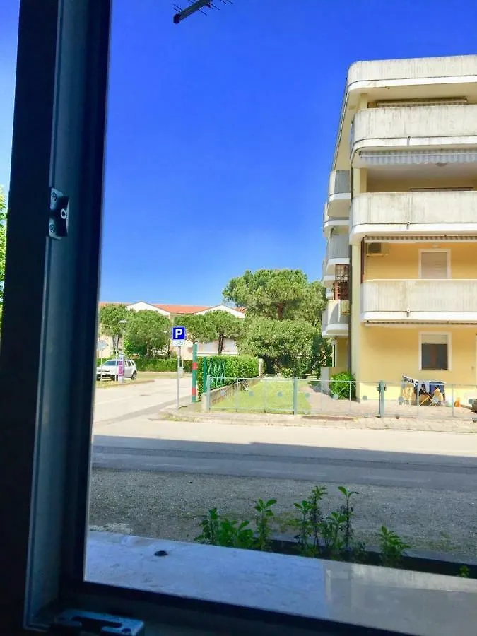 Delfino Est Apartment Rosapineta